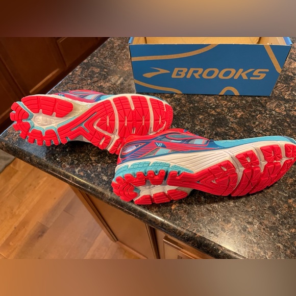 NWT Brooks Ravenna 6 Running Shoes - Size 9 - Capri/Celestial/Diva Pink - Picture 4 of 6